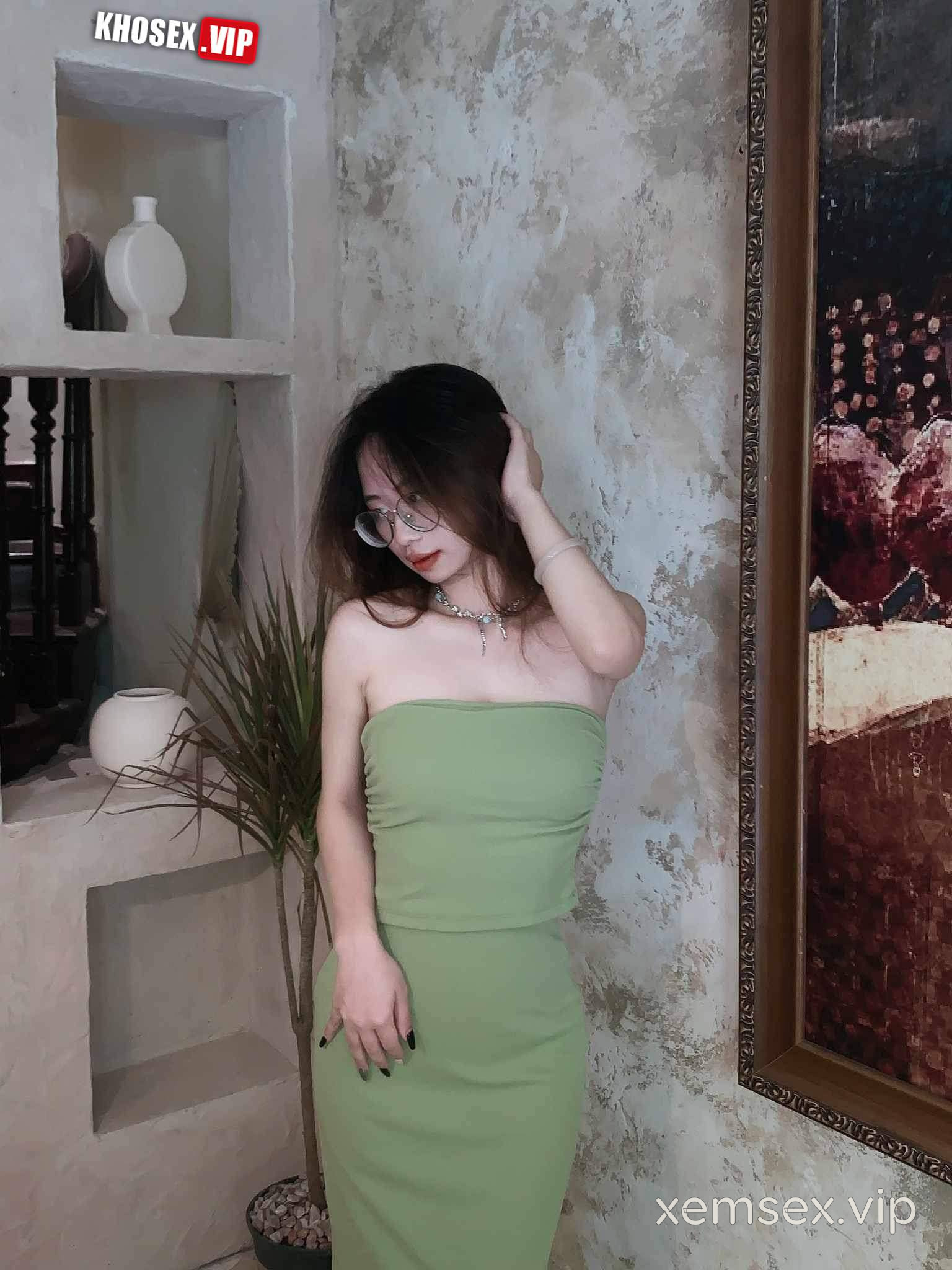 be-sinh-vien-kinh-can-2k2-dam-dang-lo-clip-sex-full-clip-pic-hinh-05