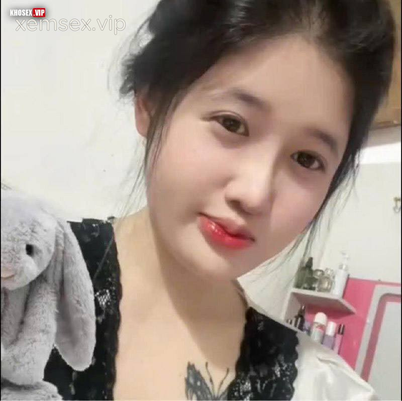 cac-to-tuot-quan-chich-em-rau-xinh-lon-mup-trong-phong-tro-full-clip-pic-hinh-03