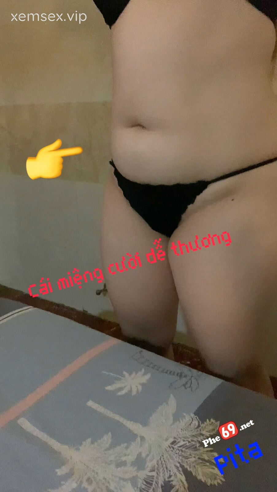 checker-pita-suong-ren-nguoi-voi-em-nguoi-yeu-baby-nho-con-tinh-cam-da-trang-treo-hinh-04