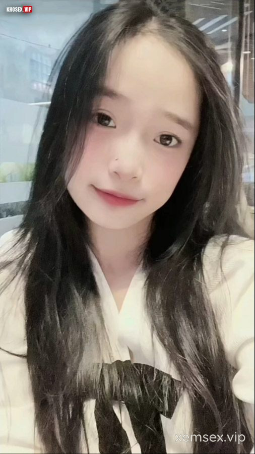 chich-em-nguoi-yeu-te-het-lon-tren-ghe-tinh-yeu-hinh-02