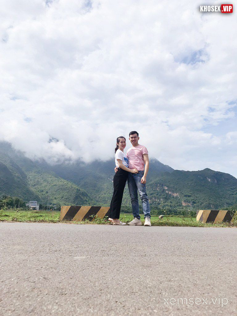 clip-sex-co-giao-tay-bac-mac-ao-dai-do-dit-voi-chong-cuc-dam-full-clip-pic-hinh-30