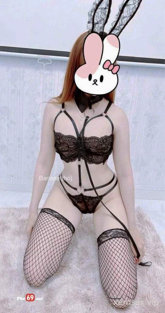 clip-sex-couple-be-tho-cosplay-tat-luoi-den-some-ban-trong-be-bet-chay-uot-het-giuong-clip-pic-phan-1-hinh-04-542×1024-1