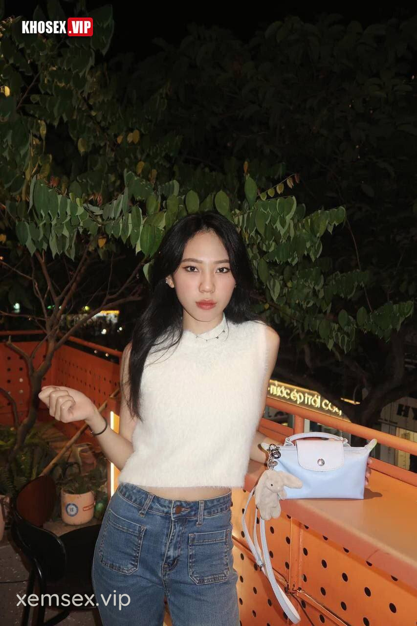 clip-sex-em-gai-xinh-minh-day-mong-to-cang-tron-bi-du-nam-sap-hinh-09