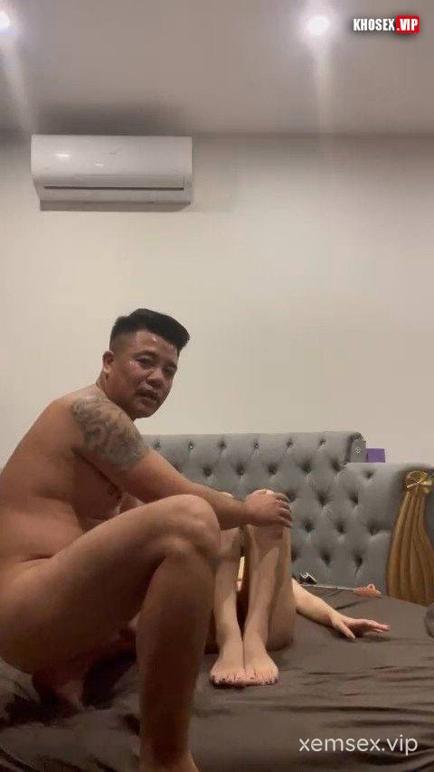 clip-sex-ong-chu-50-tuoi-dit-toi-tap-em-ngoc-quynh-phu-tho-lam-em-ren-la-hinh-10