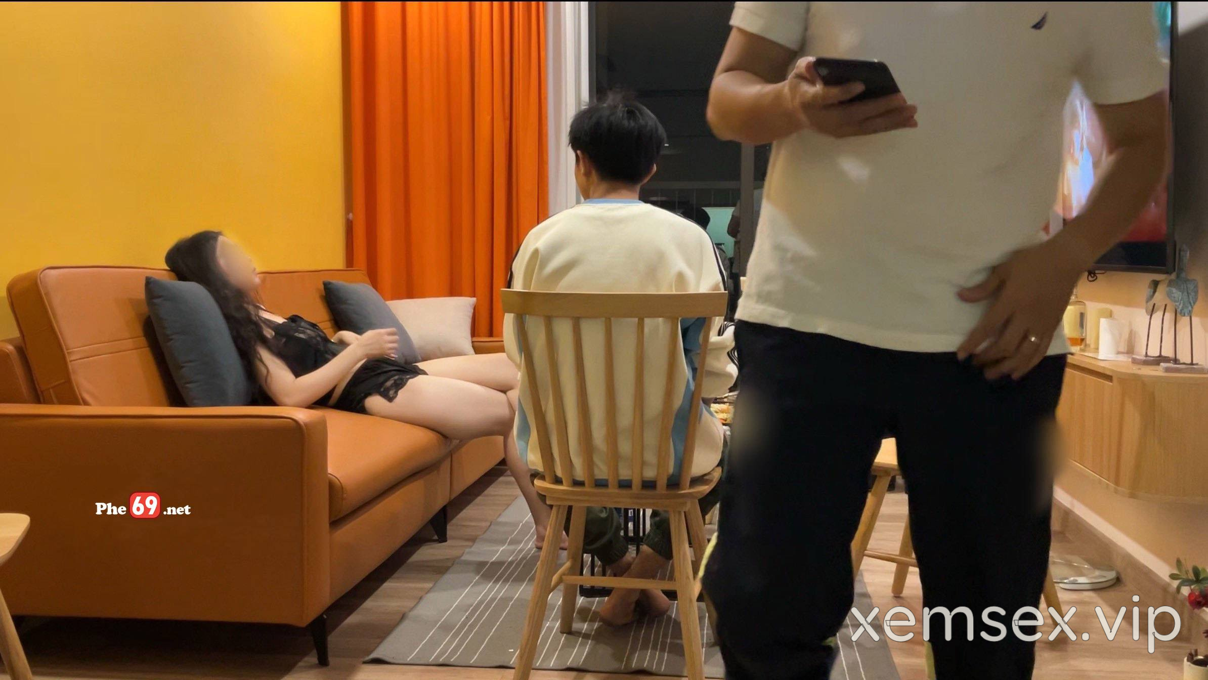 clip-sex-vkcklananh9496-chong-ru-ban-den-choi-nha-some-vo-dit-tap-the-du-khong-bao-xuat-tinh-ngap-lon-full-clip-pic-hinh-04