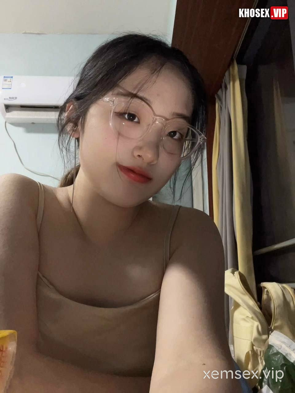 dap-em-sinh-vien-loli-deo-kinh-ren-la-hinh-01