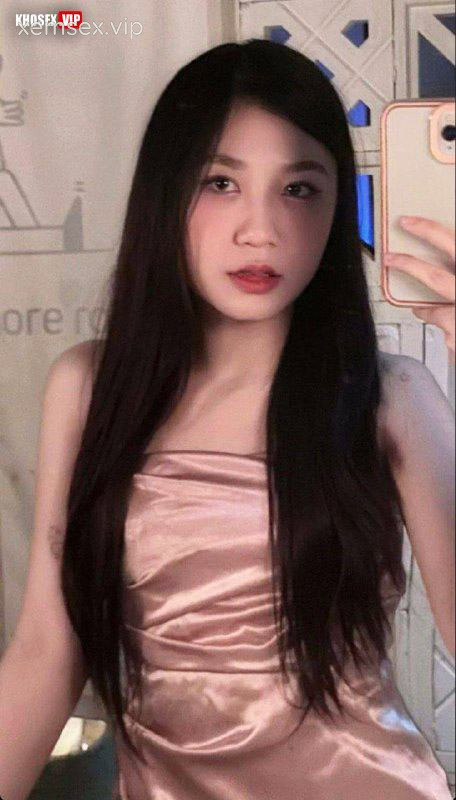 em-gai-lop-12-xinh-dam-mac-lot-khe-bu-mut-cuc-phe-bi-dit-nhu-1-con-di-phan-1-hinh-02