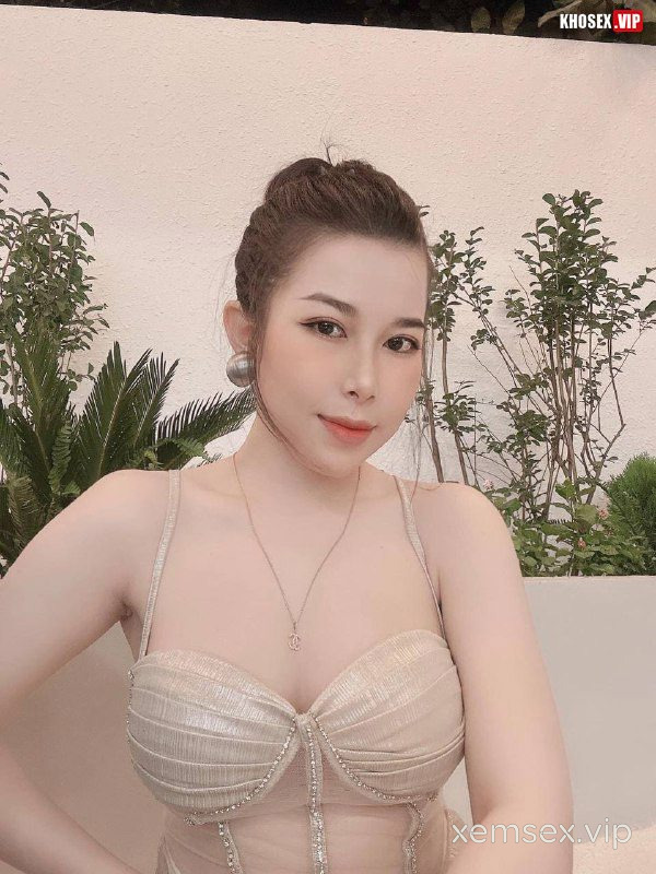 em-gai-mien-tay-vu-to-va-chong-chich-nhau-khau-dam-ren-ri-trong-phong-tro-hinh-01