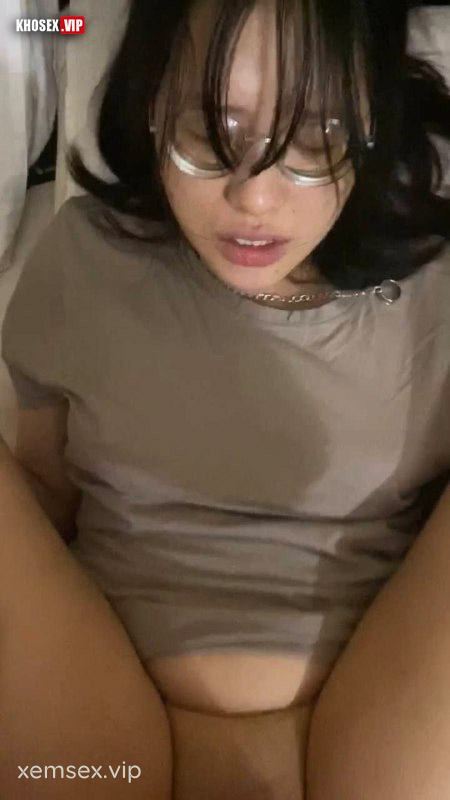 em-kinh-can-sieu-dam-lo-clip-sex-full-clip-pic-hinh-04