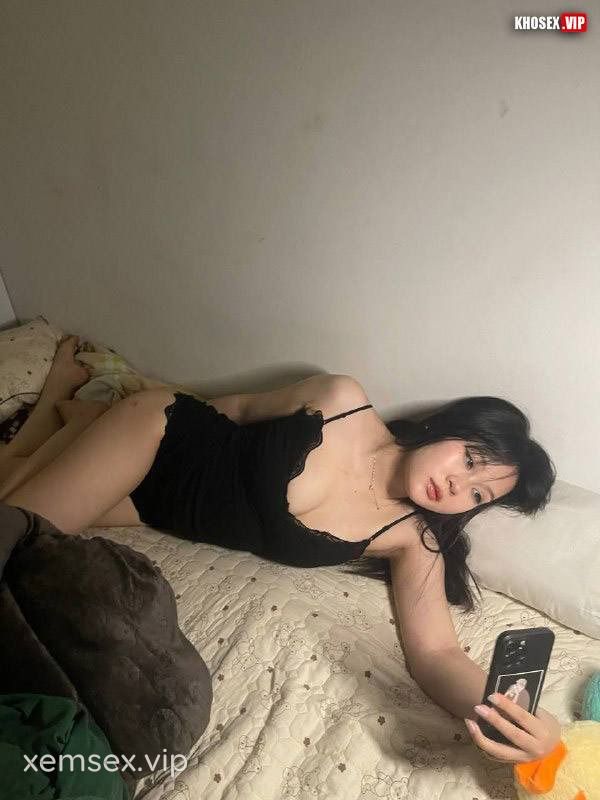 em-nguoi-yeu-nung-banh-lon-ra-cho-anh-dit-ren-ri-full-clip-pic-phan-1-hinh-02