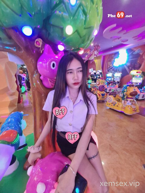 em-nu-sinh-loli-xam-minh-bi-dit-xuat-tinh-trong-hinh-02