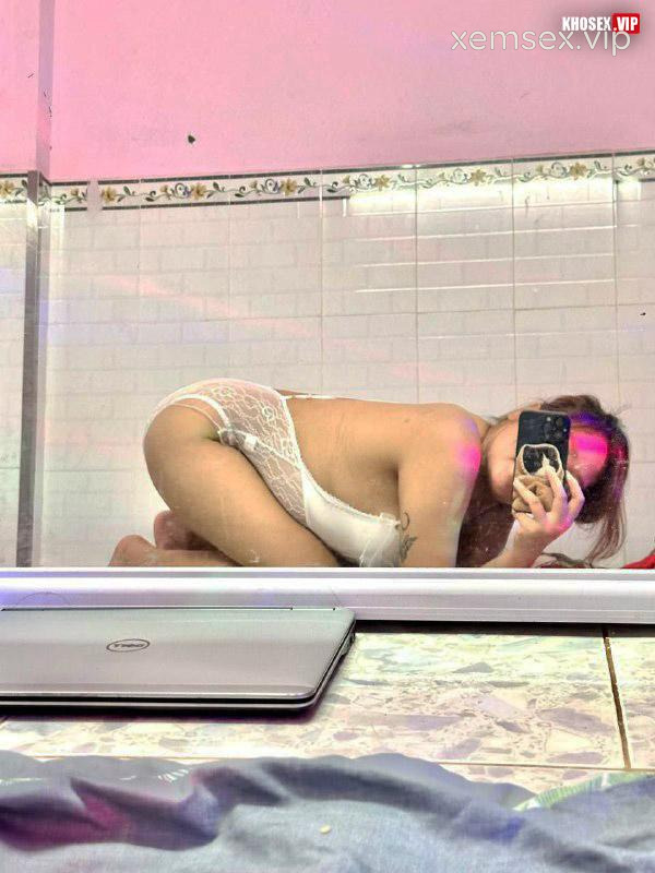 em-ny-chuppy-thich-cu-cuoi-ngua-ra-nuoc-trang-xoa-phan-2-hinh-06