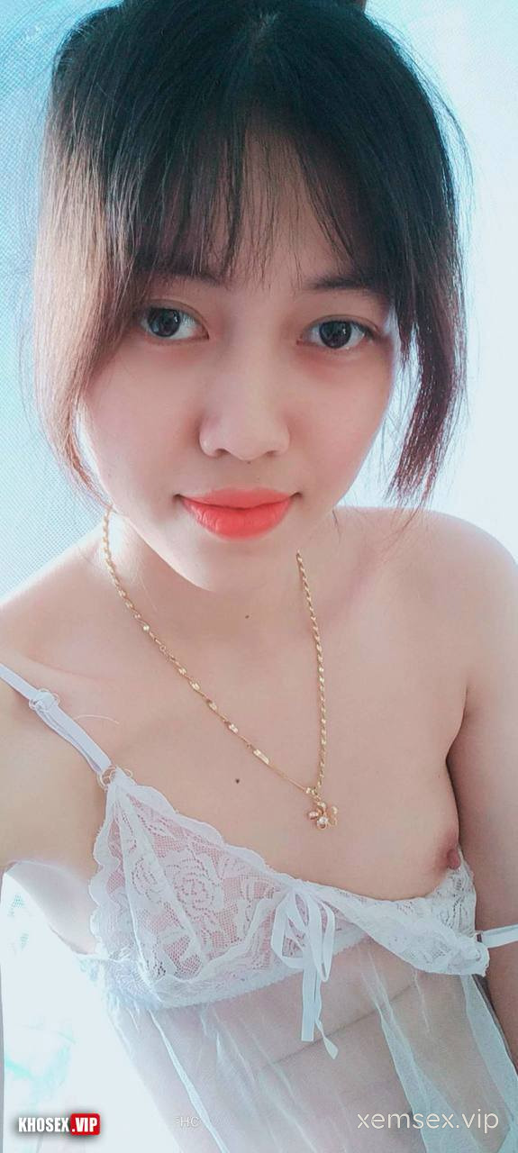 lo-clip-sex-cap-vo-chong-dam-dang-thich-du-public-cho-nguoi-khac-thay-full-clip-pic-phan-1-hinh-03