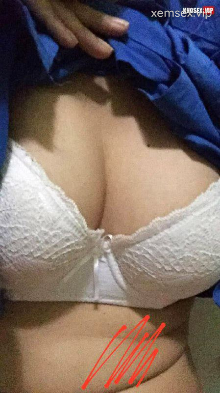 lo-clip-sex-em-hoc-sinh-deo-kinh-mac-ao-dai-dit-voi-ban-trai-full-clip-pic-hinh-14