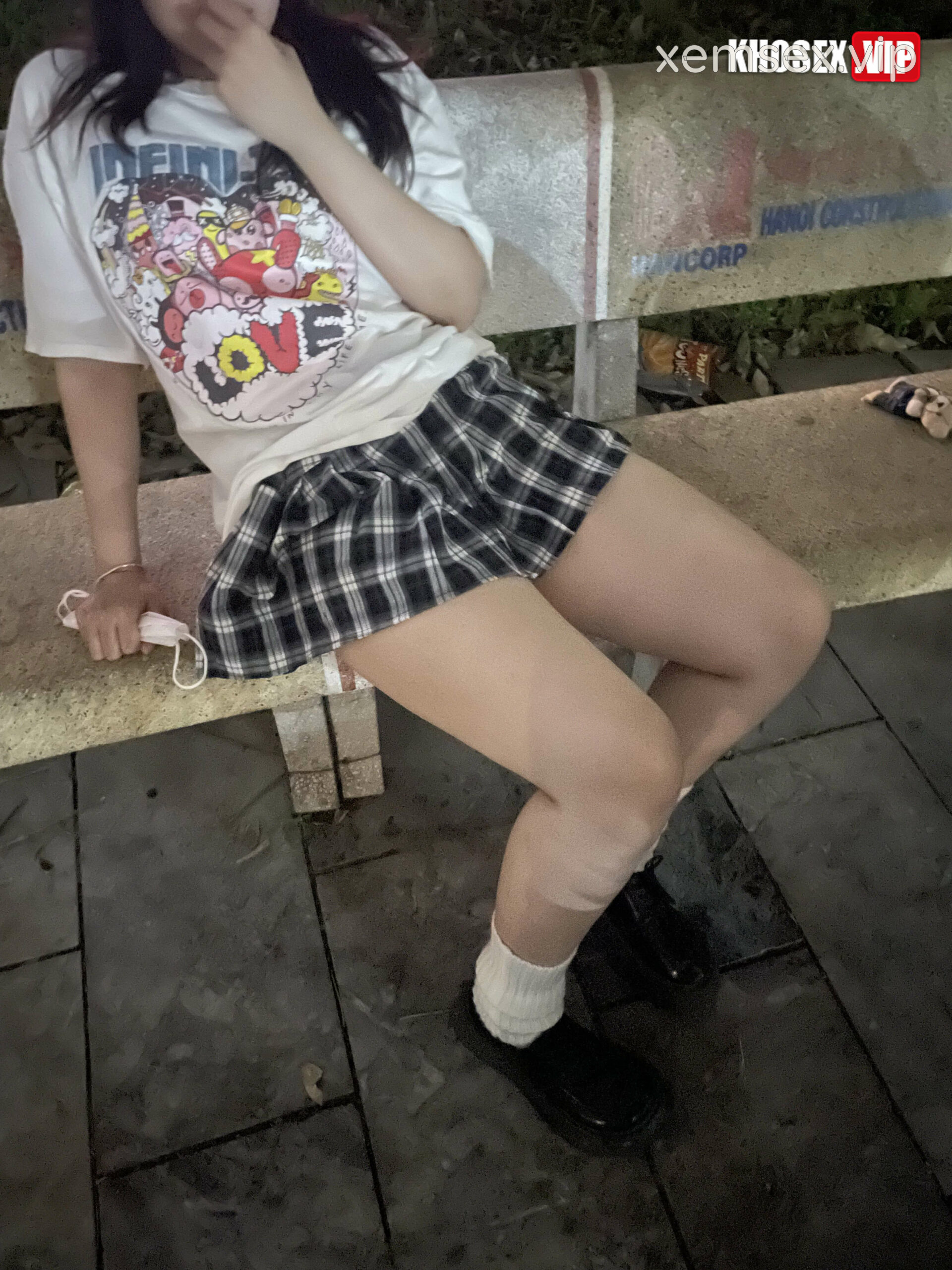 lo-clip-sex-em-hue-chi-1998-chubby-dam-dang-bi-nguoi-yeu-doggy-nung-no-cac-hinh-05-scaled-1