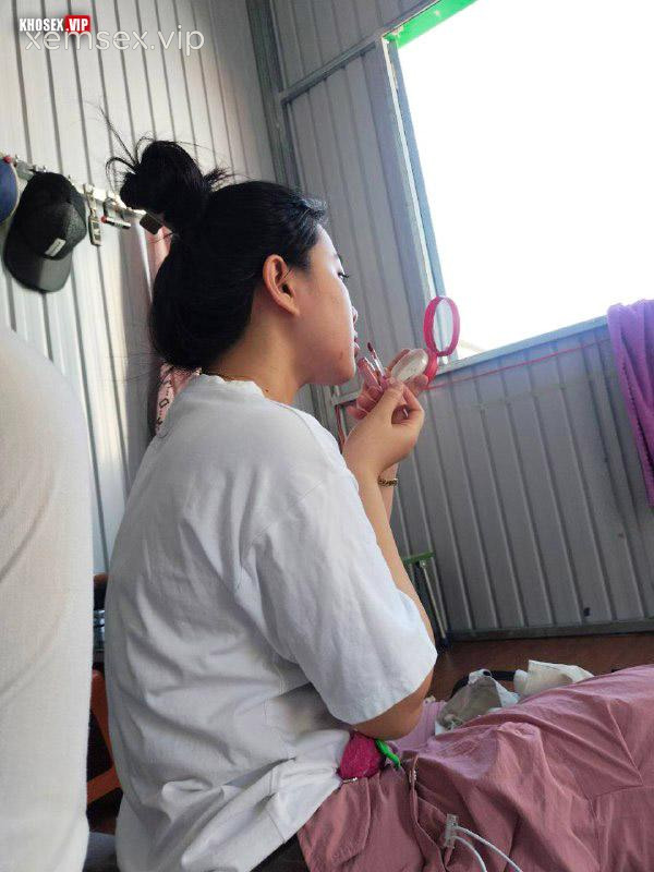 lo-clip-sex-vo-xinh-dam-lon-mup-thich-duoc-chong-du-bdsm-phan-2-hinh-02